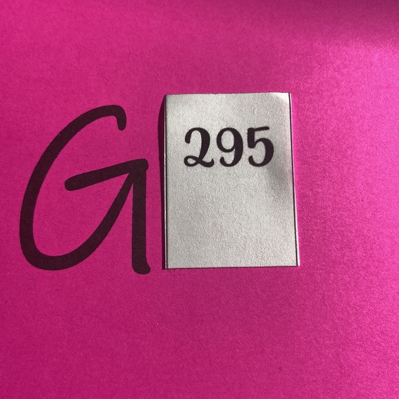 OLD NAVY Everyday Short. Mid Rise. Size 4 in Khaki Tan. Never Worn. - Picture 9 of 9